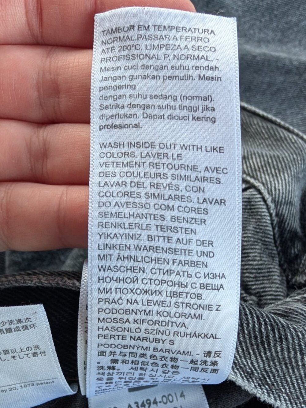 Levi's women's baggy dad jeans 100 cotton faded black size 27 VGUC - Picture 14 of 14